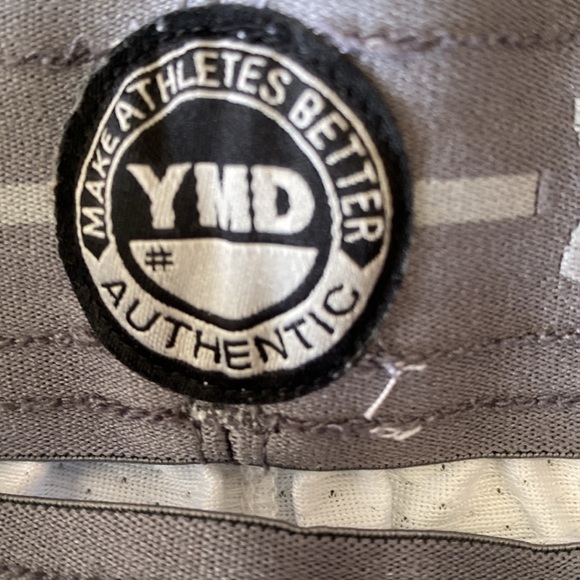 UNDER ARMOUR White/Black Boy Sport Shorts (No Size, See Pics.) ~6463-001 - Picture 3 of 8